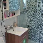 Daniela House Canecas