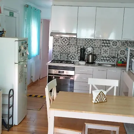 Daniela House Canecas